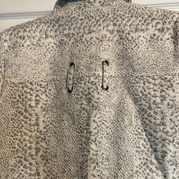 Chico’s women’s faux snakeskin trench coat jacket size small - Picture 6 of 10